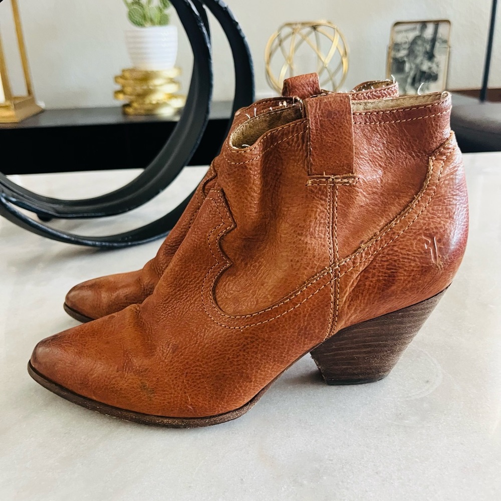 Frye Reina leather Ankle Boots Cognac Size 8